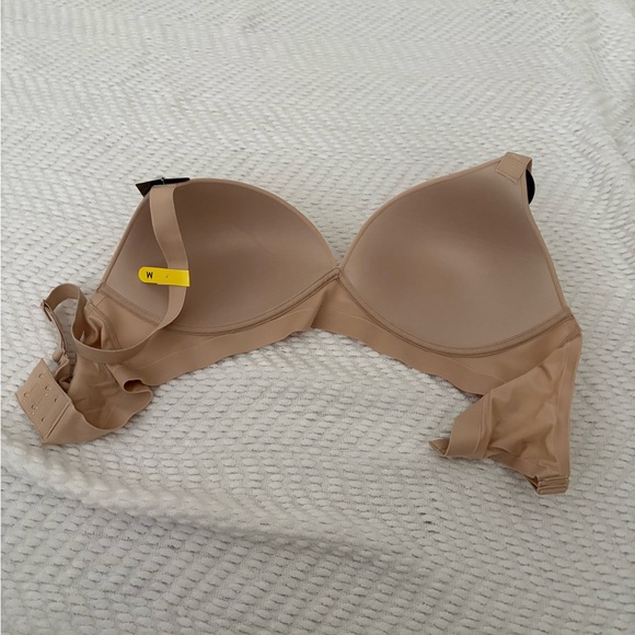 NWT Bali Nude Bra - Picture 2 of 3